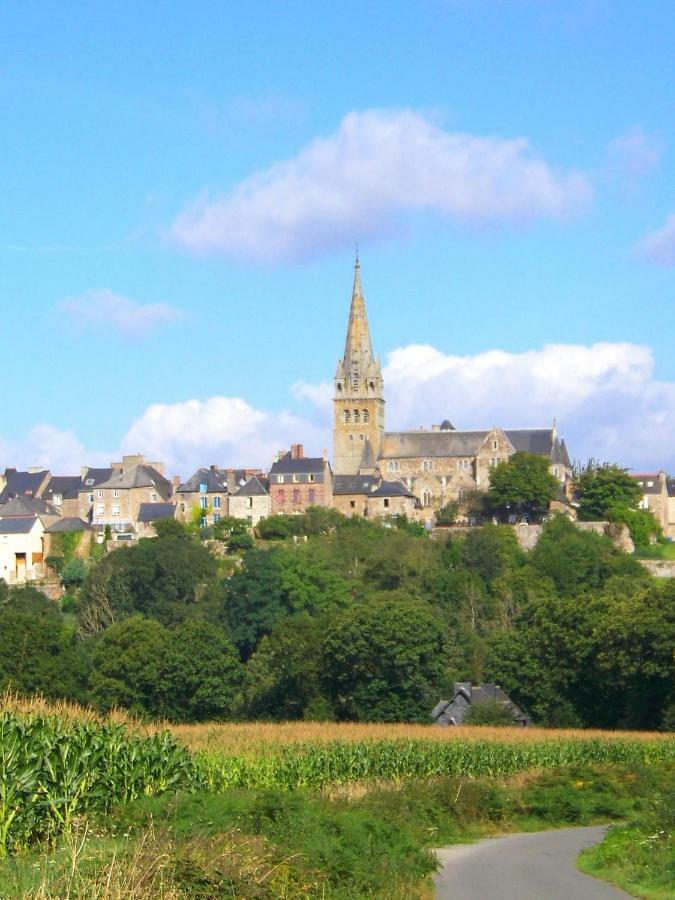 Le Tilleul Becherel Exterior photo